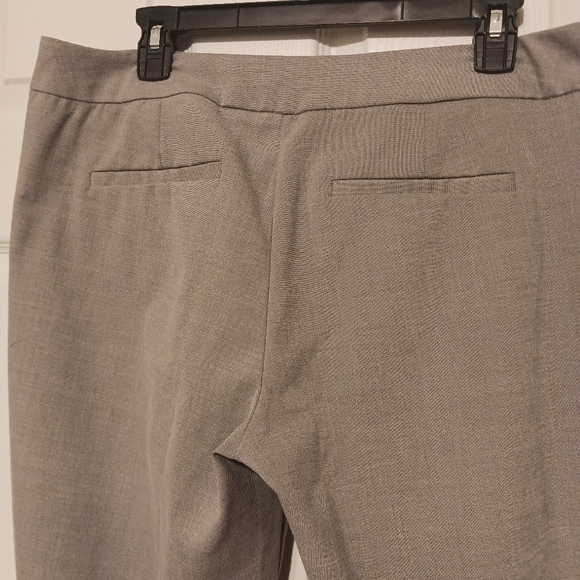 7th Avenue Pants by NY&CO Grey Slacks SZ 14 Trousers - Picture 4 of 4